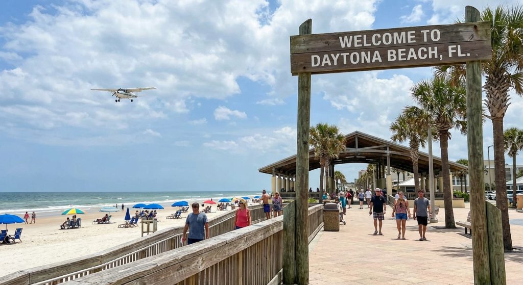 Cheap Business Class Flights to Daytona Beach, FL