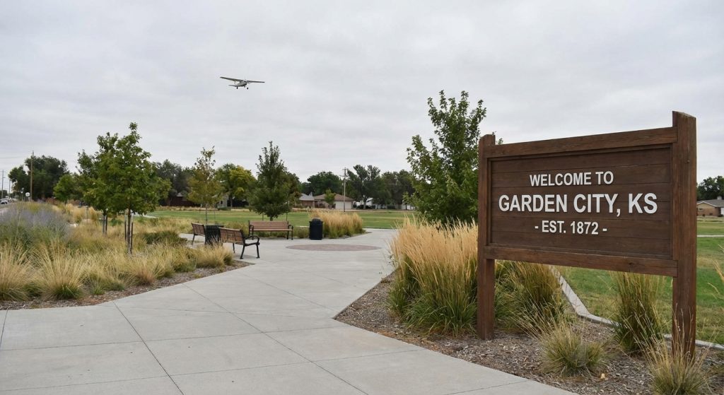 Cheap Business Class Flights to Garden City, KS