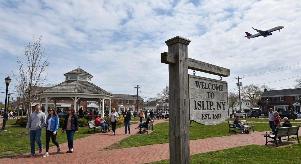 Cheap Business Class Flights to Islip, NY