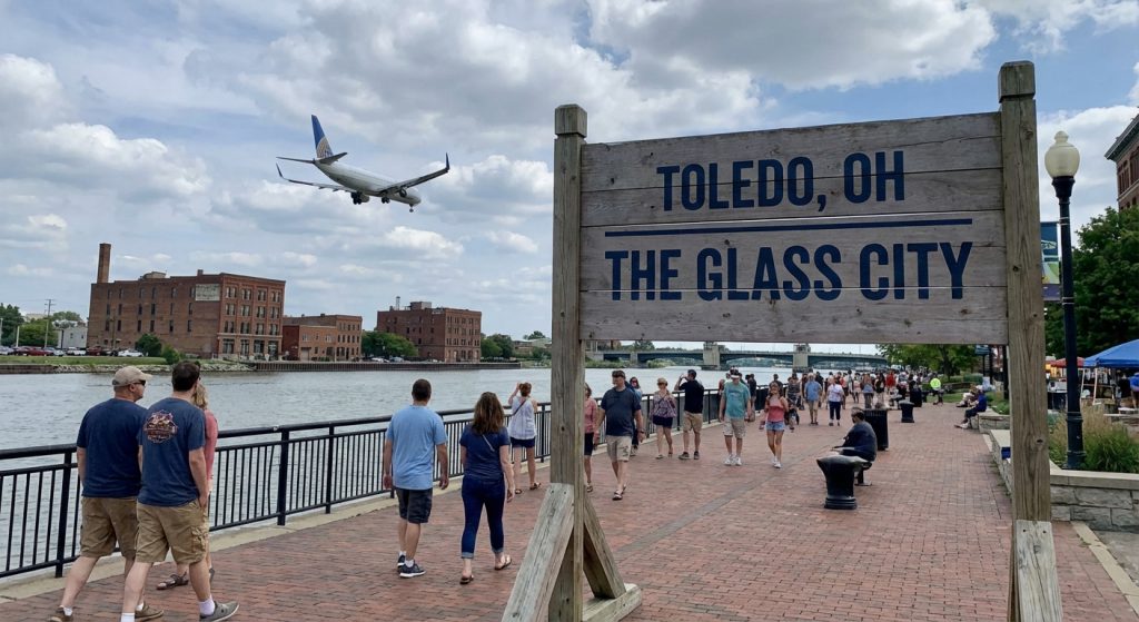 Cheap Business Class Flights to Toledo, OH